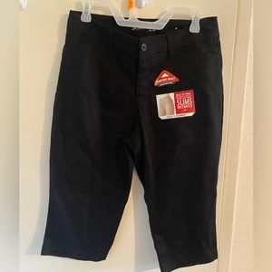 St John Bay Capri Jeans. New🌺 10 petite. Comfort waist. Black